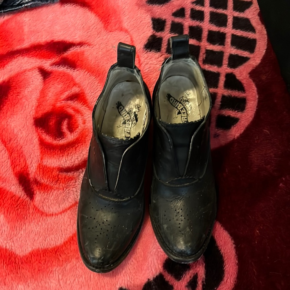 FREEBIRD 7 Sadie ankle distressed bootie